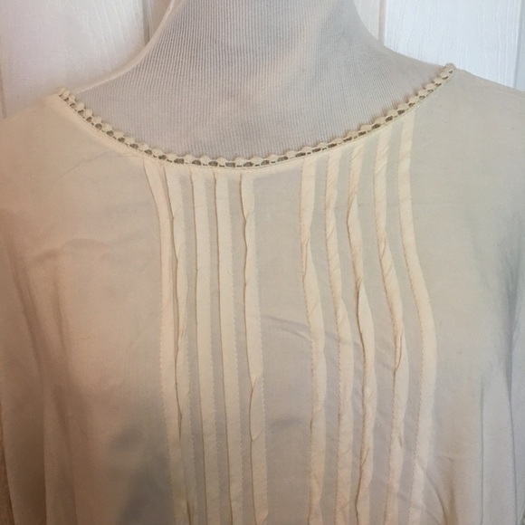 Cato women’s top size 26/28. Cool and lightweight. Beautiful crocheted sleeves. - Picture 2 of 12